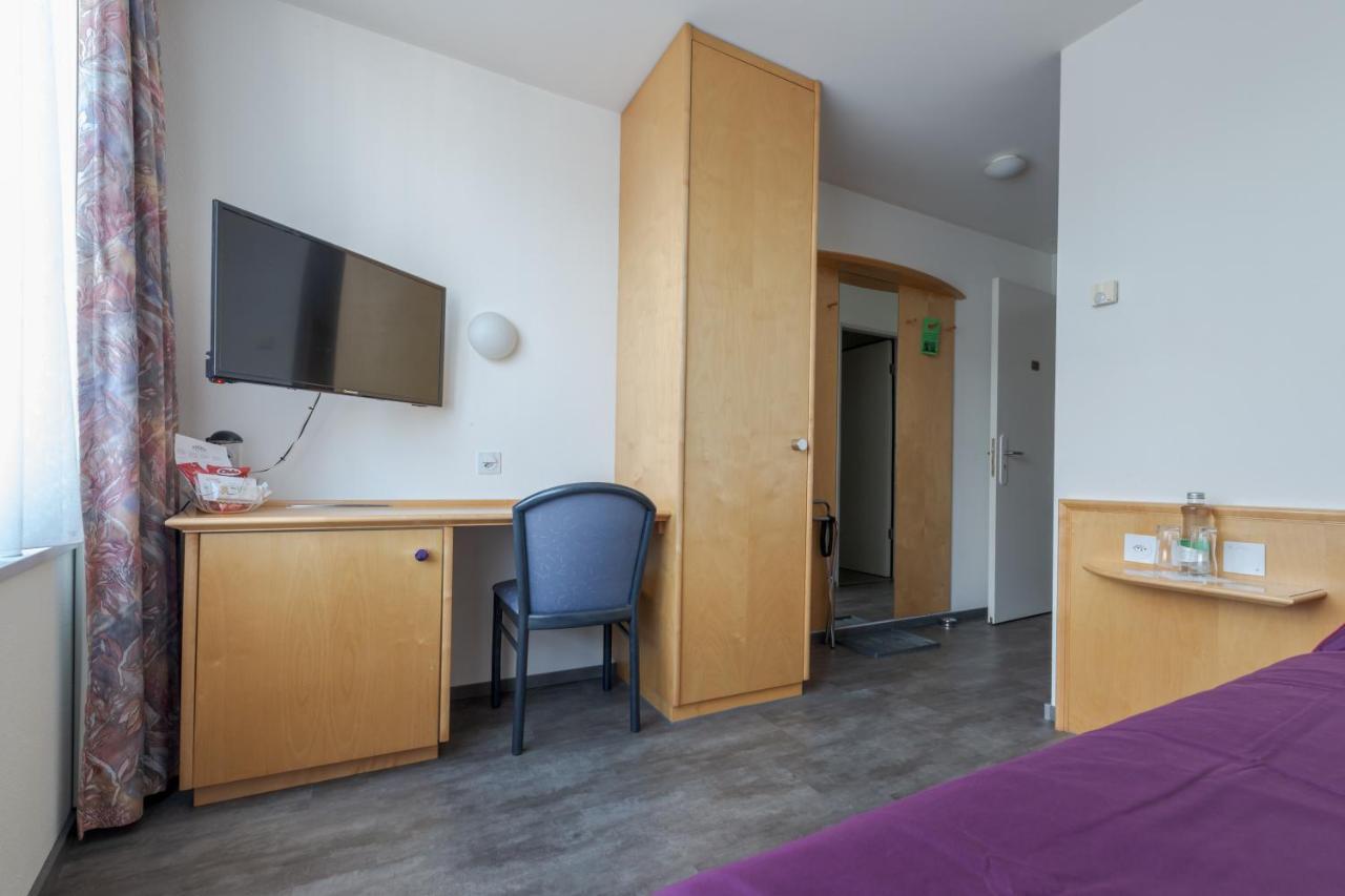 Hotel Rynach Reinach  Kültér fotó